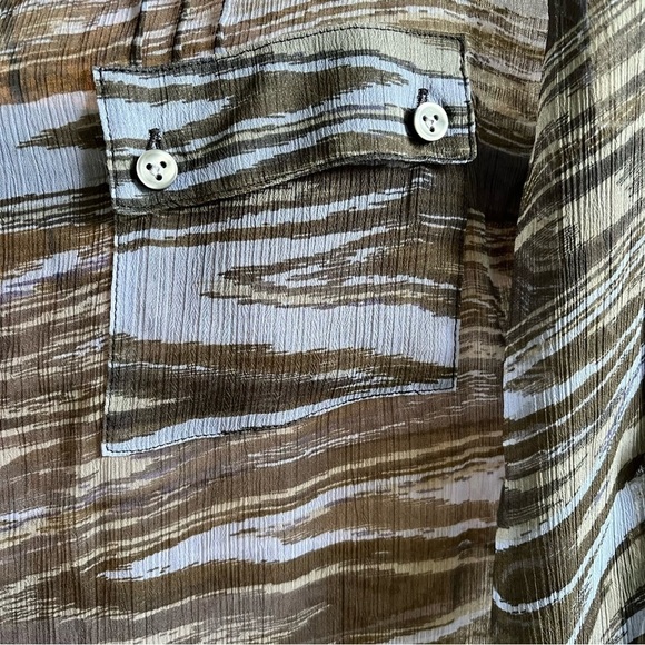 Calvin Klein Sheer Animal Print Button Down Blouse Women’s Size Medium - Picture 4 of 8
